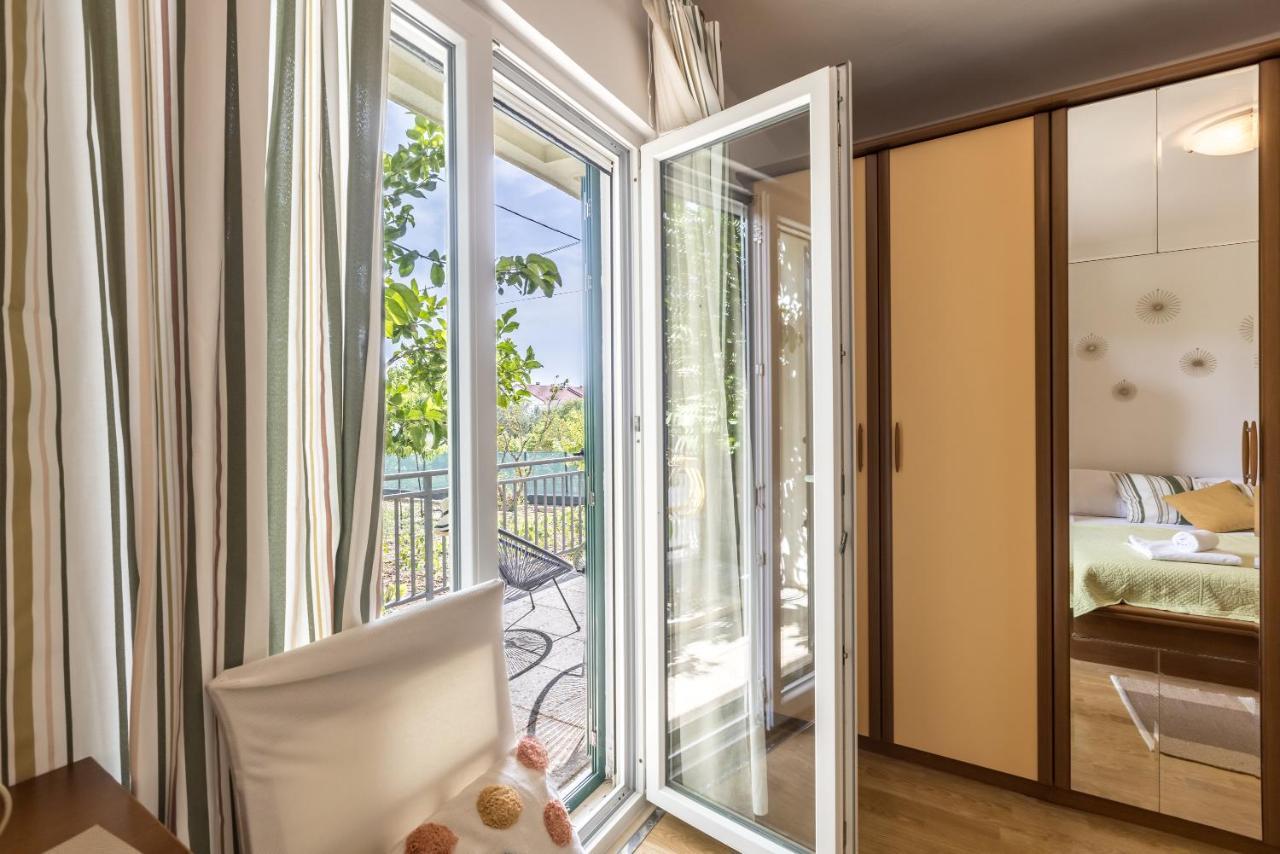 Citrus Accommodation Kastela Bagian luar foto