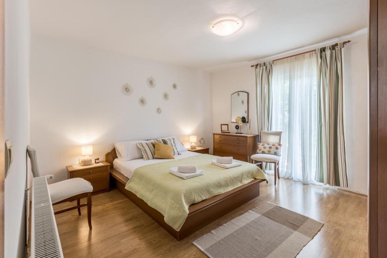 Citrus Accommodation Kastela Bagian luar foto
