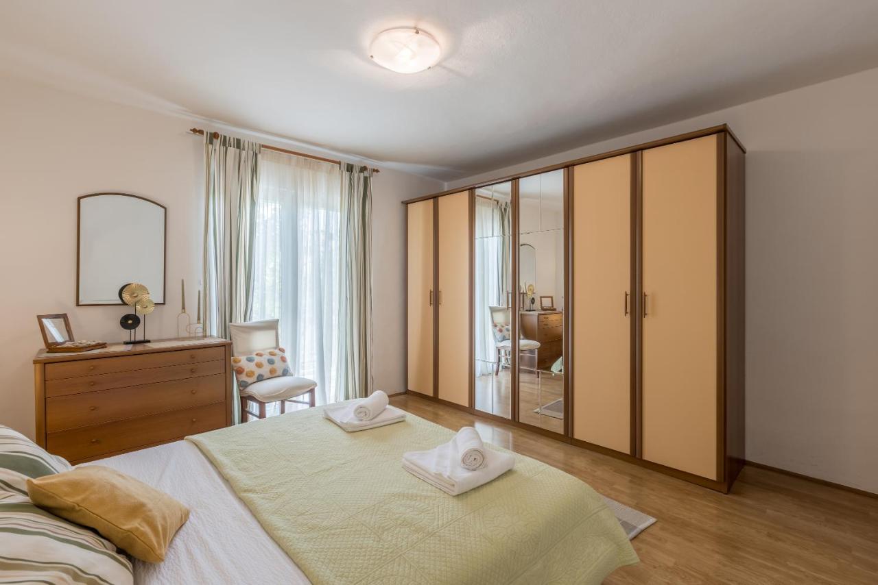 Citrus Accommodation Kastela Bagian luar foto