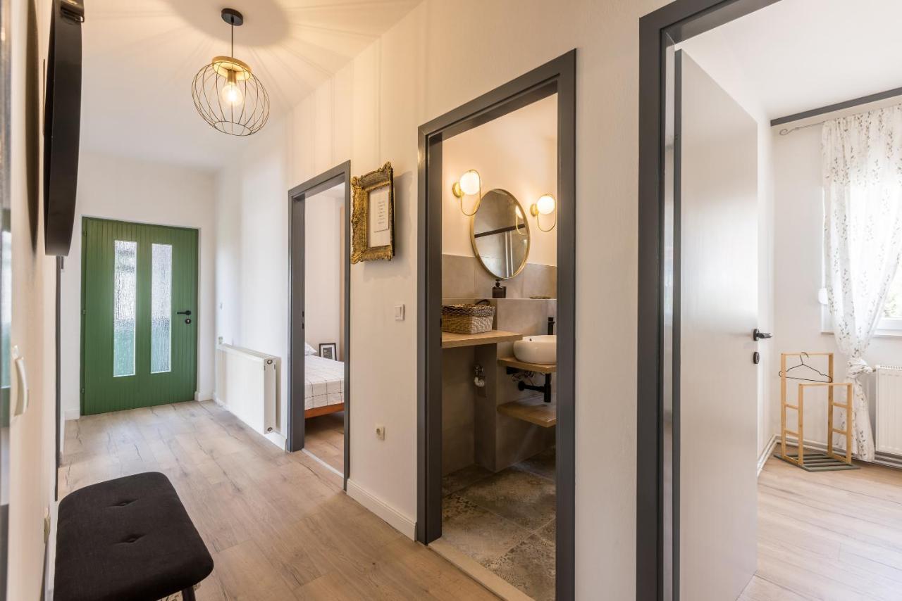 Citrus Accommodation Kastela Bagian luar foto