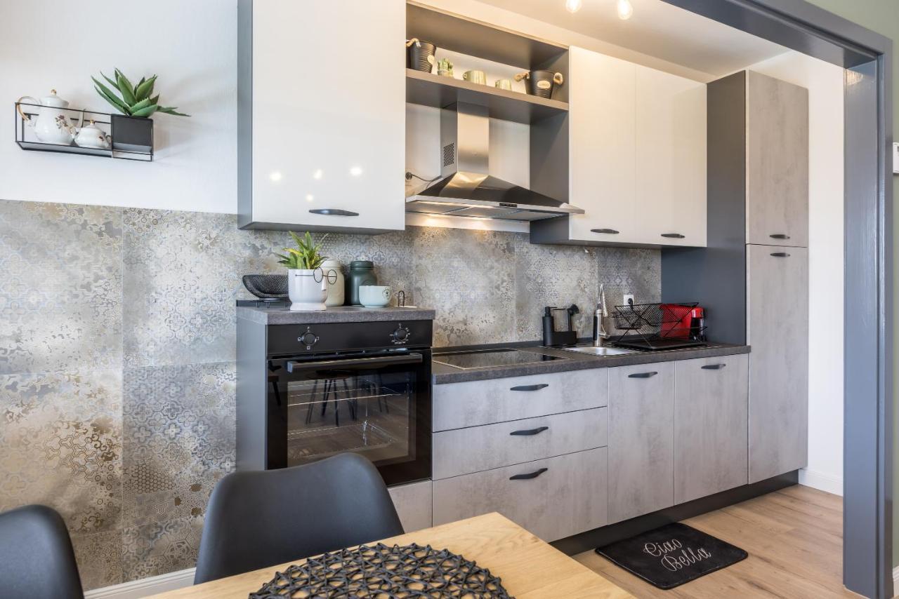 Citrus Accommodation Kastela Bagian luar foto