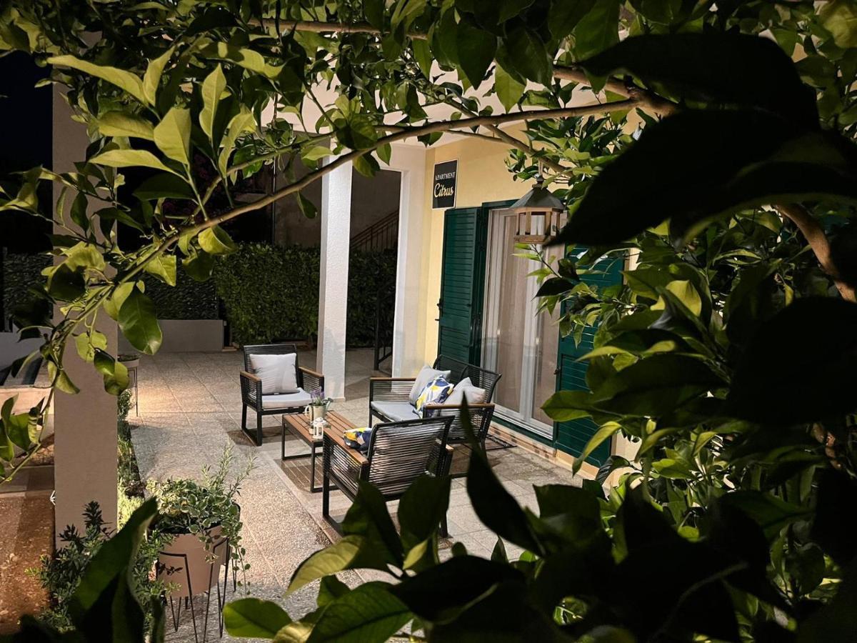 Citrus Accommodation Kastela Bagian luar foto