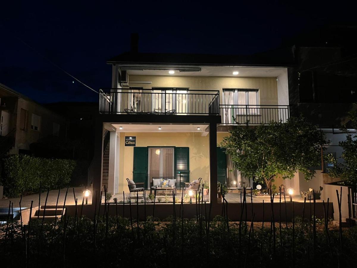 Citrus Accommodation Kastela Bagian luar foto