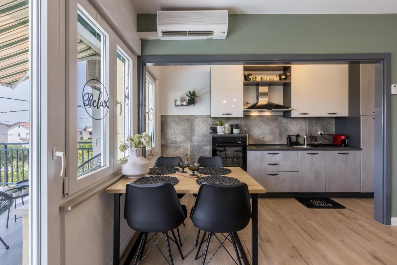 Citrus Accommodation Kastela Bagian luar foto