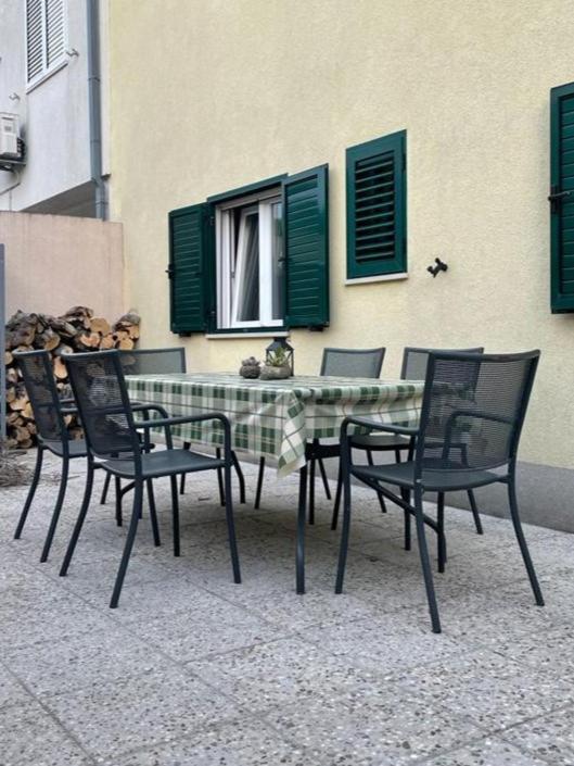 Citrus Accommodation Kastela Bagian luar foto