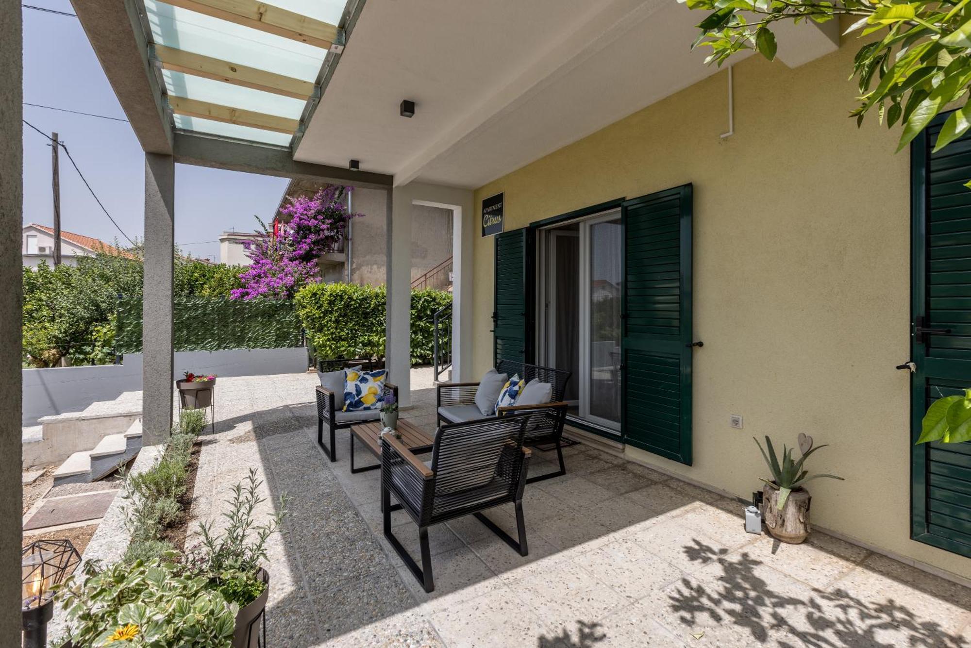 Citrus Accommodation Kastela Bagian luar foto